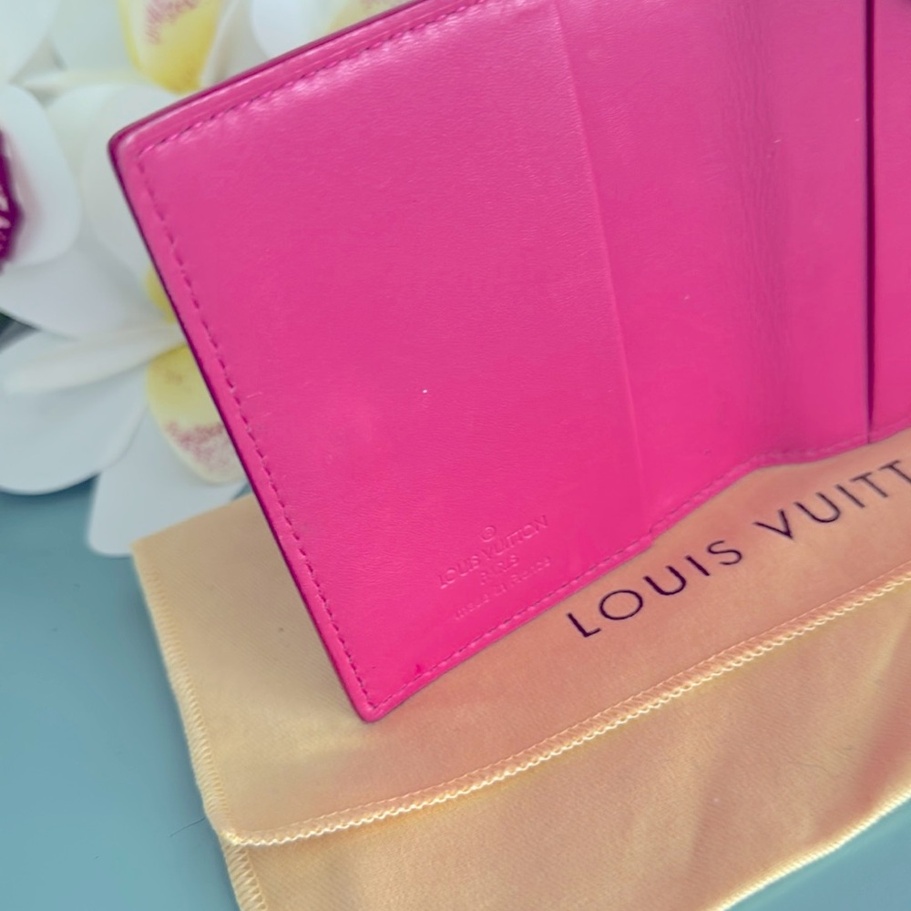 LV Card Holder - Picture 6 of 9